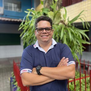 Almir - Professor de Geografia e Robótica